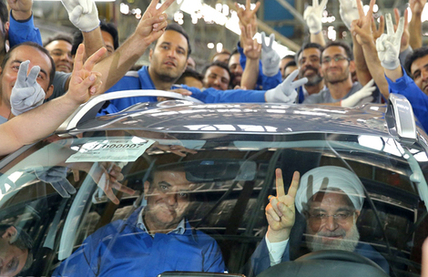 دود تحریم در چشم خریداران خودرو / پژو 2008 تحفه برجامی دولت روحانی برای کم برخوردارها؟!