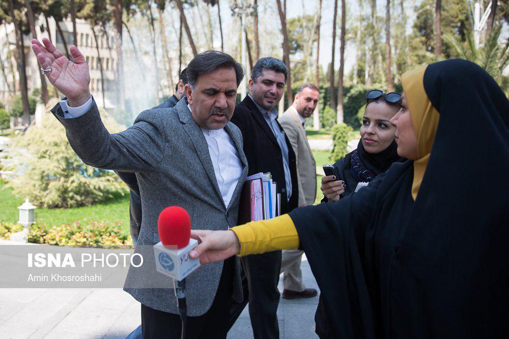 مروری بر کارنامه پرحاشیه‌ترین وزیر دولت روحانی/ آخوندی بر لبه تیغ