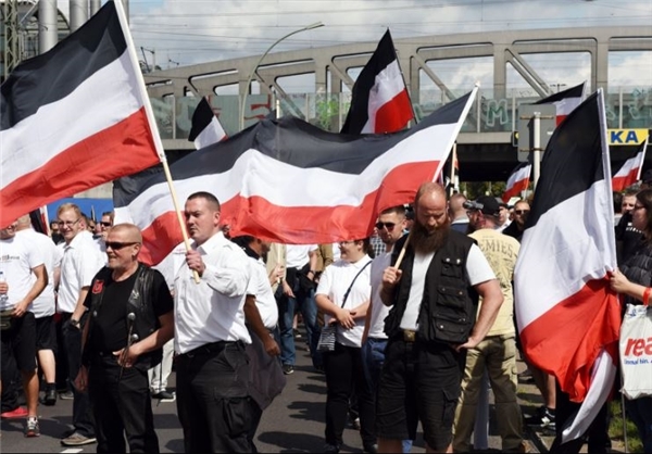 صد‌ها نفر از نئونازی‌های آلمان و مخالفان شان به خیابان ریختند +تصاویر