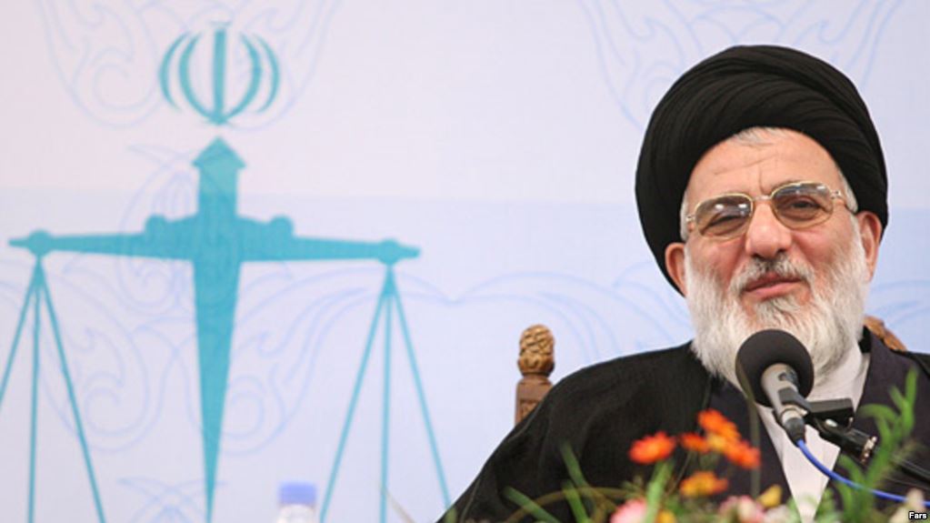 نگاهی به زندگی و زمانه رئیس جدید مجمع تشخیص/ ایستاده با لبخند