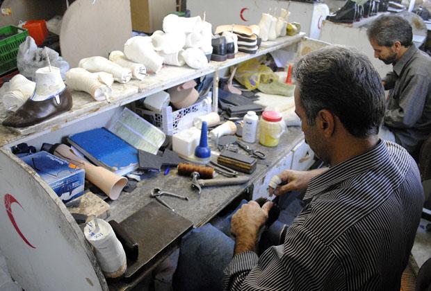 حکمرانی رکود بر بازار کفش ایرانی / تولید ملی در کما