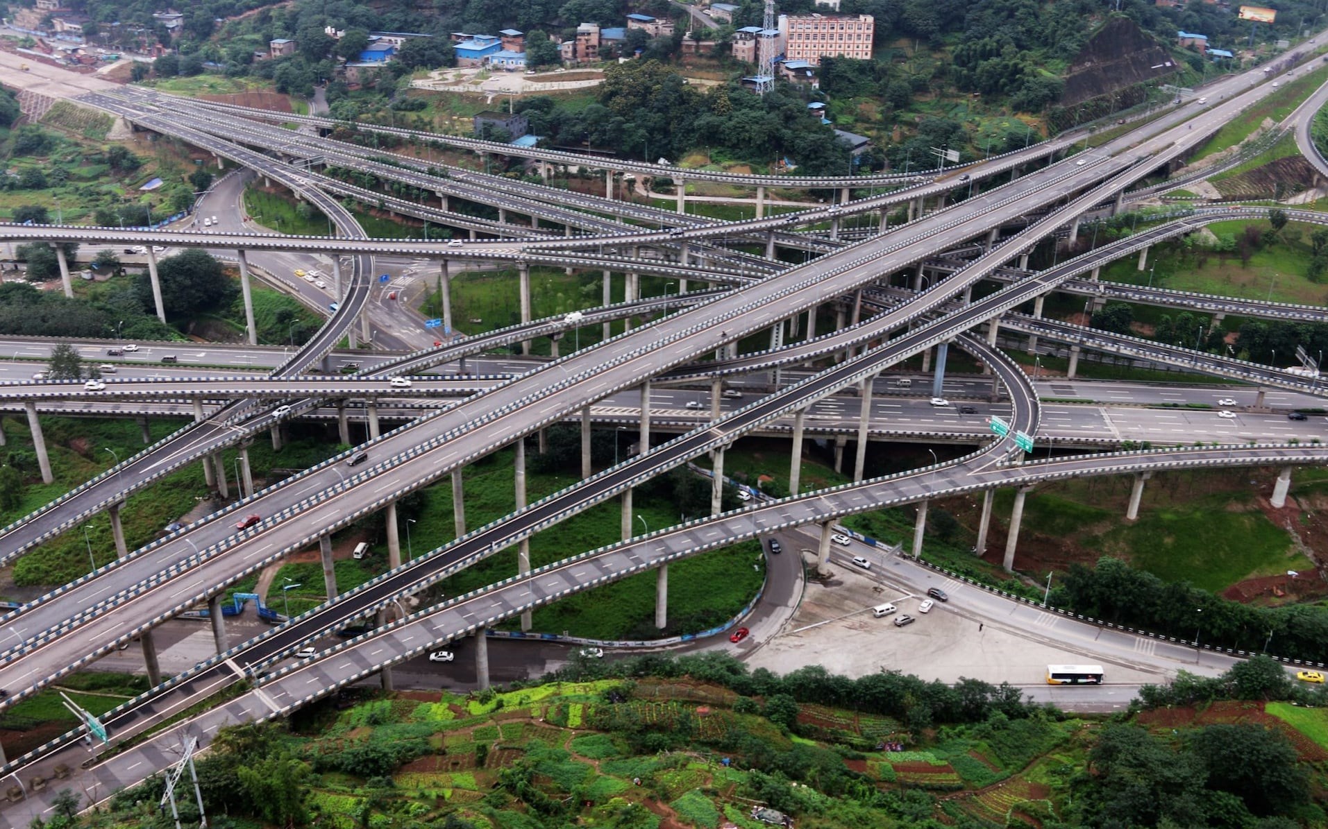 ساخت پیچیده‌ترین پل و روگذر جهان توسط چینی‌ها +تصاویر