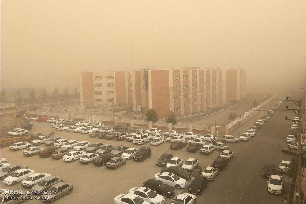 گرد و خاک شدید در آسمان مشهد +عکس