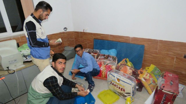 بسیج دانشجویی بیضا به جمع آوری کمک‌های مردمی برای ارسال به مناطق زلزله زده پرداخت