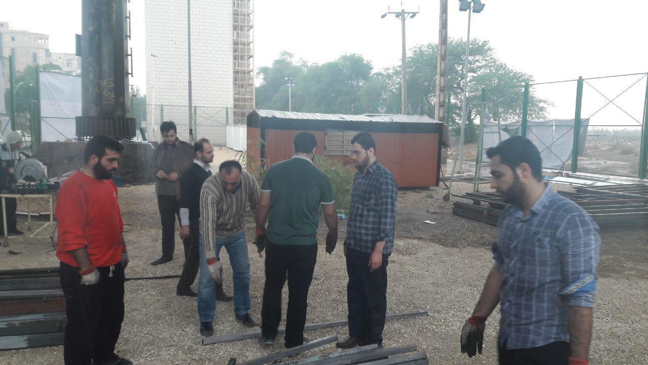 گروه جهادی خوزستان با حضور در کارگاه کانکس‌سازی به هموطنان خود خدمت کردند