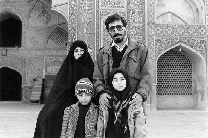 سر دسته مافیای پیچیده دهه شصت سینمای ایران اپوزیسیون نظام شد