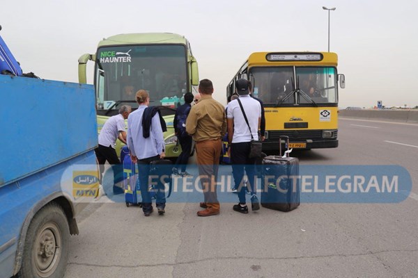 خرابی اتوبوس کاروان استقلال در راه فرودگاه/حسینی هم به بازی با الهلال نرسید
