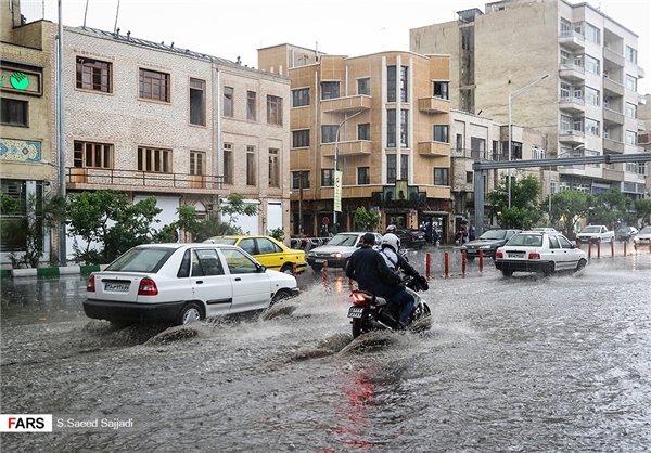 رگبار و تگرگ تهران بی شهردار را شست/ غافلگیری شهرداری در باران شدید پایتخت+عکس