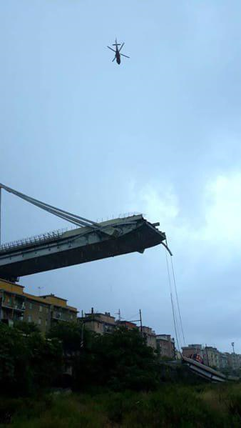 فرو ریختن پل «پونته موراندی» در ایتالیا ده‌ها کشته بر جا گذاشت +عکس و فیلم
