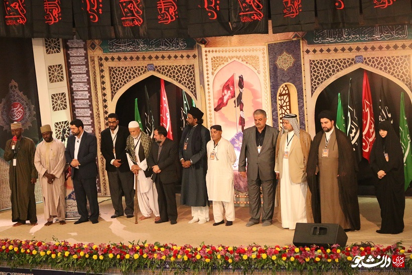 تصاویری از مراسم افتتاحیه اجلاس تجلیل از پیرغلامان و خادمان حسینی