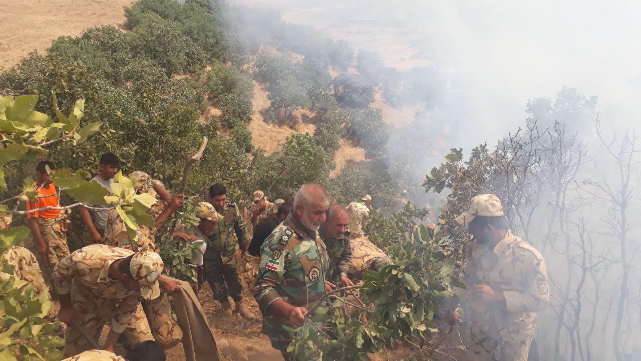 آتش سوزی جنگل‌های مریوان با حضور کارکنان تیپ ۳۲۸ مهار شد