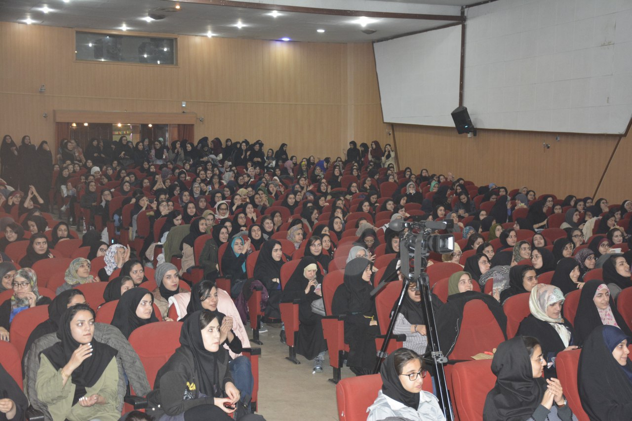 جشن روز دانشجو ویژه دانشجویان دختر در دانشگاه صنعتی امیرکبیر برگزار شد