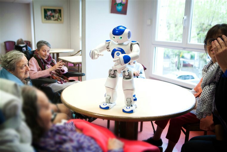 وقتی زندگی عاطفی سالمندان با روبات‌های انسان‌نما گره می‌خورد/ هیجان‌انگیزترین روبات‌های پرستار