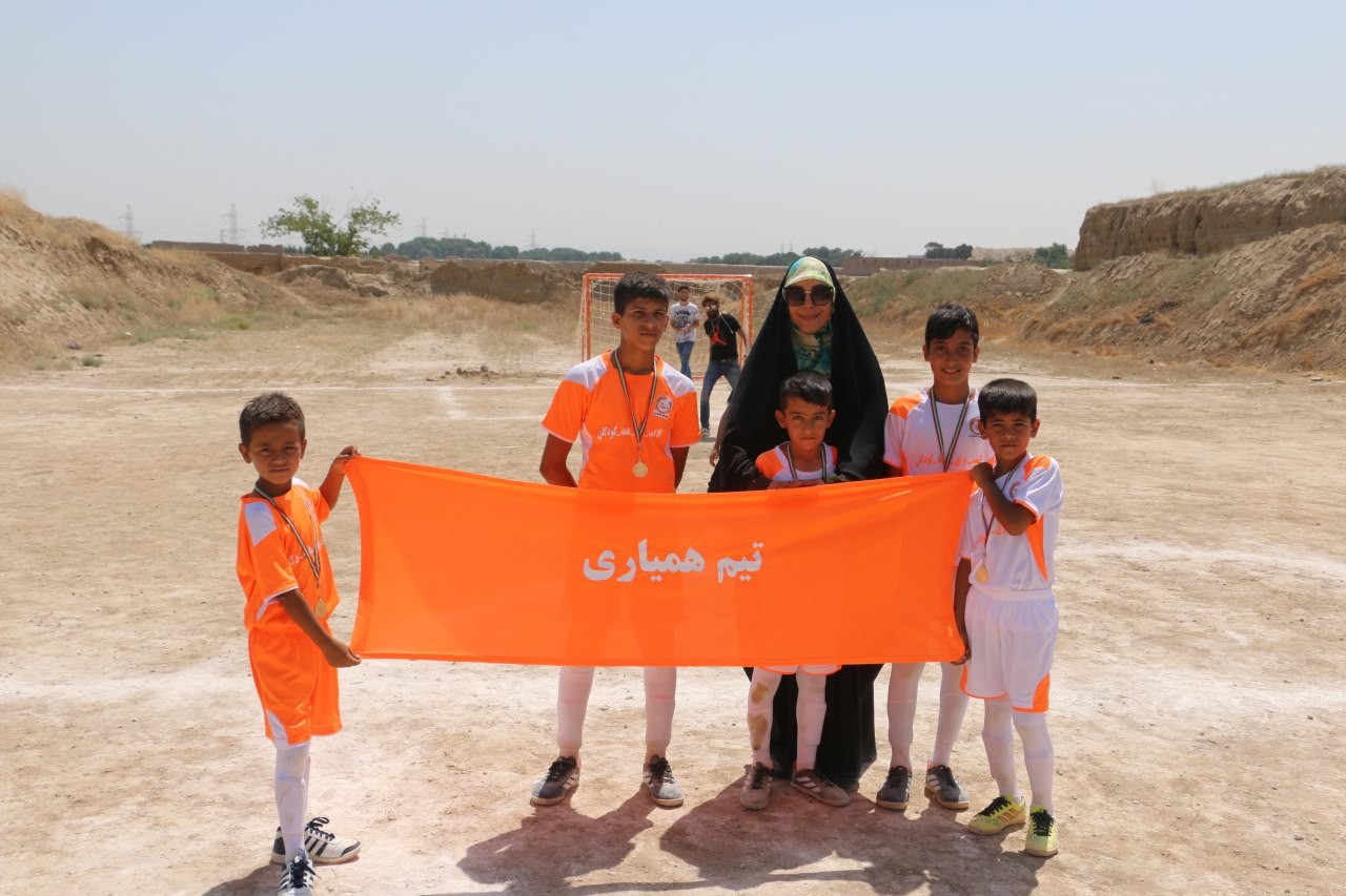 زمین فوتبال کودکان کوره‌های آجرپزی شمس آباد بهره برداری شد+ عکس