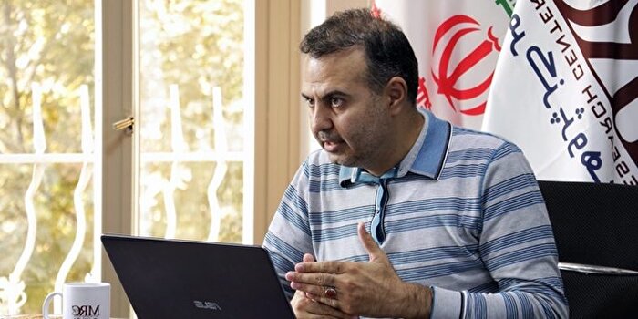 بهرامی: لغو تحریم‌ها مشکل خود تحریمی اقتصاد ایران را رفع نمی‌کند / لغو فنی تحریم‌ها چه پیامی دارد؟