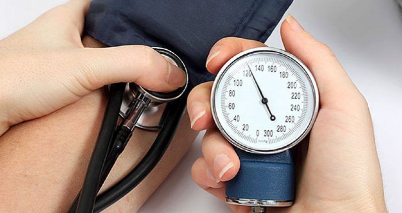 درمان فشار خون در سالمندان راههای پیشگیری و جلوگیری از پیشرفت آن