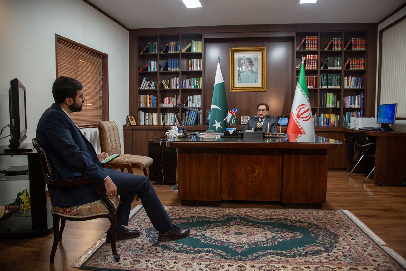 سفیر پاکستان در تهران: سفر آقای امیرعبداللهیان به پاکستان بسیار موفقیت آمیز بود و نقش مهمی در مهار تنش داشت/ به دنبال سفر رئیس جمهور ایران به پاکستان هستیم +فیلم