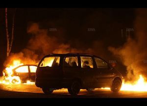 تصاویر/ دستگیری ۵۱۰ نفر بعد از آتش زدن ۱۰۳۰ خودرو در فرانسه