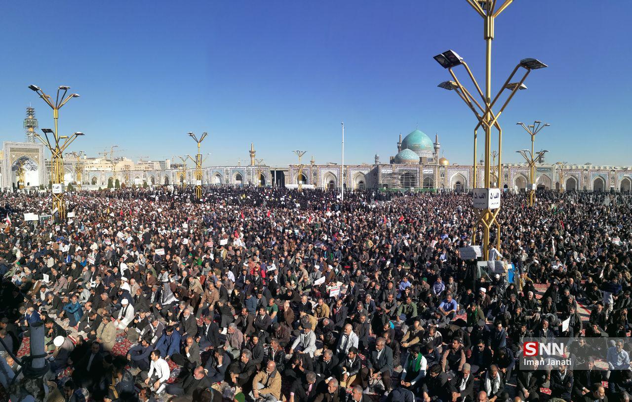 خیل عظیم جمعیت در مشهد به حرم رسید +عکس