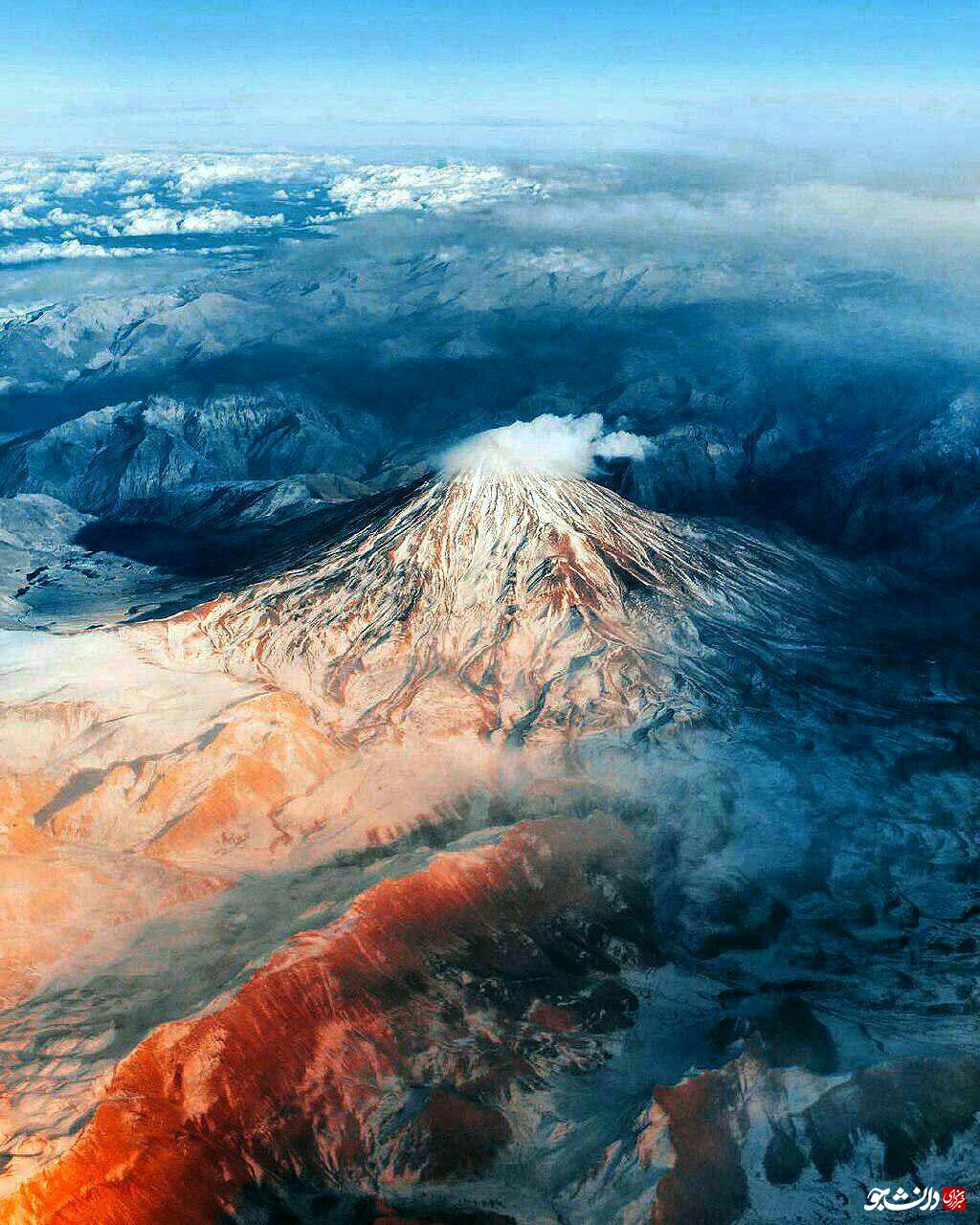 تصویر هوایی بی نظیر از قله دماوند