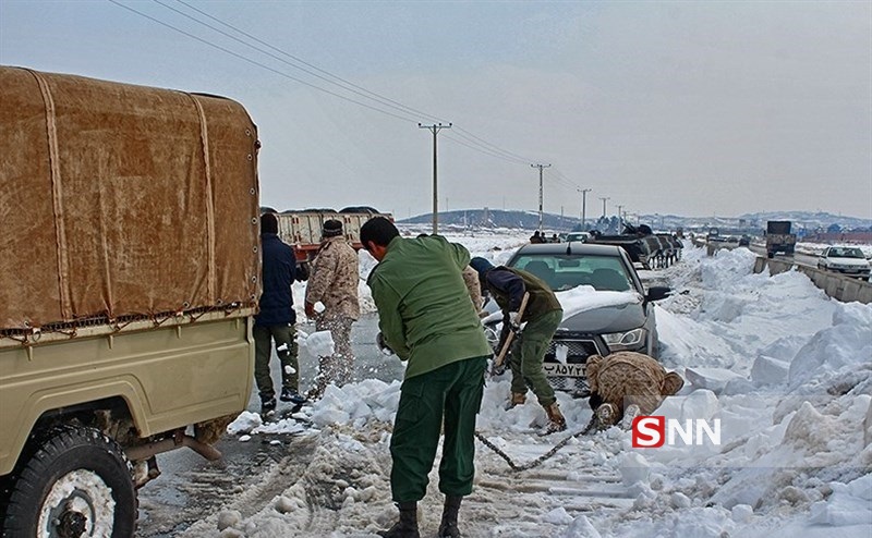 تصاویر  امدادرسانی سپاه به مردم گرفتارشده در برف