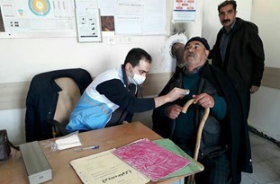 ۹ تیم بهداشتی به روستاهای محروم مناطق زلزلهزده کرمانشاه اعزام شدند