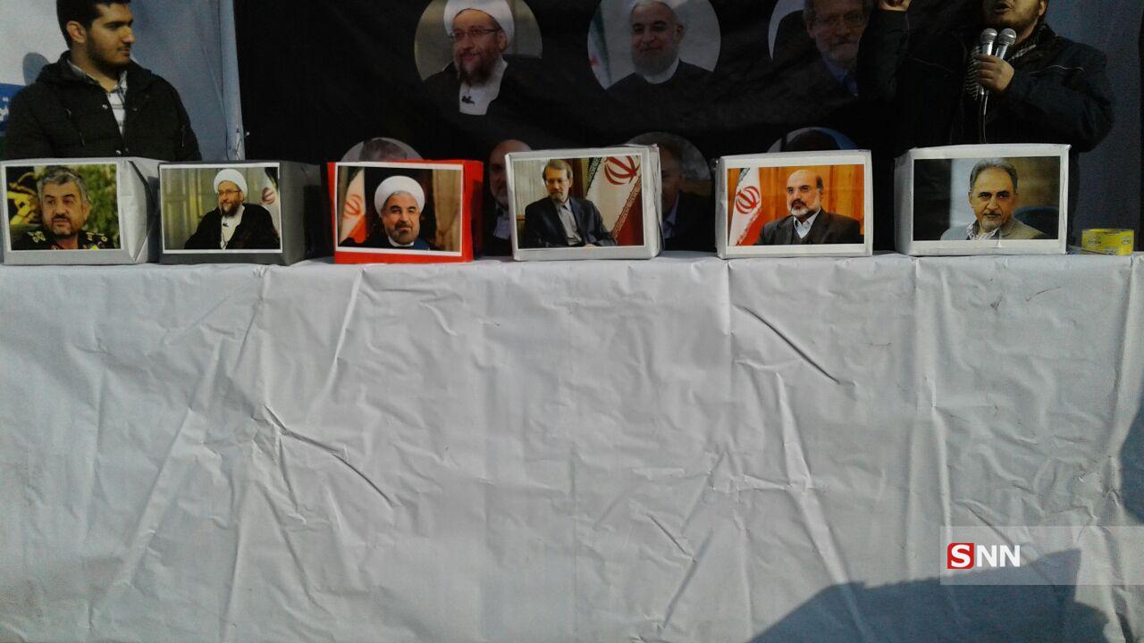 حماسه تماشایی مردم در راه است/ راهپیمایی ۲۲ بهمن آغاز شد