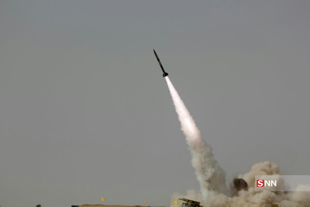 پرتاب موشک قدیر از یگان شناور/ شلیک موشک برد کوتاه نصر/ عملیات ترکیبی مین روبی + عکس