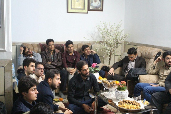 دانشجویان دانشگاه فرهنگیان کرمان باجانباز  حاج اسدالله رییسی دیدار کردند