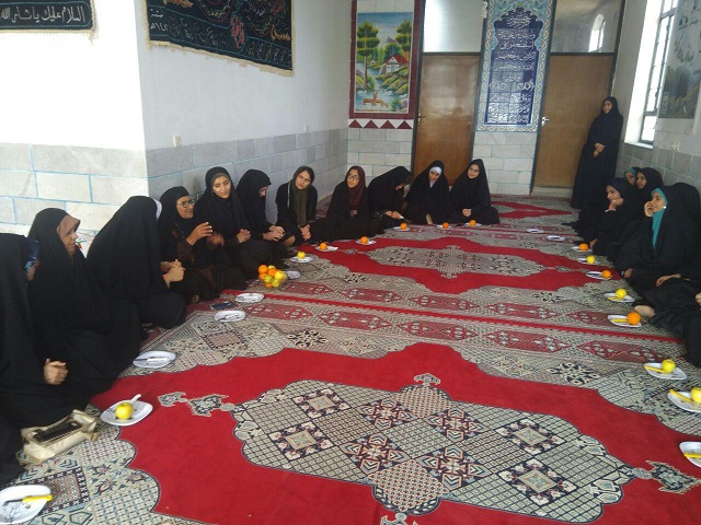 دانشجویان خواهر دانشگاه های استان کهگیلویه و بویراحمد با مادران شهدا دیدار کردند