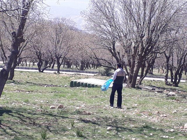 دانشجویان بسیجی ایلام با پاکسازی طبیعت برای بهار آمده شدند
