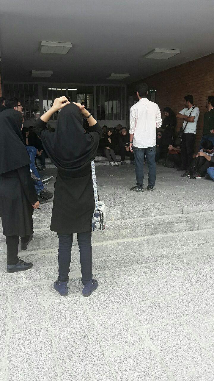 روایتی کوتاه از آنچه امروز در دانشگاه شهید بهشتی رخ داد/ دانشجویان بی خیال نمی‌شوند!