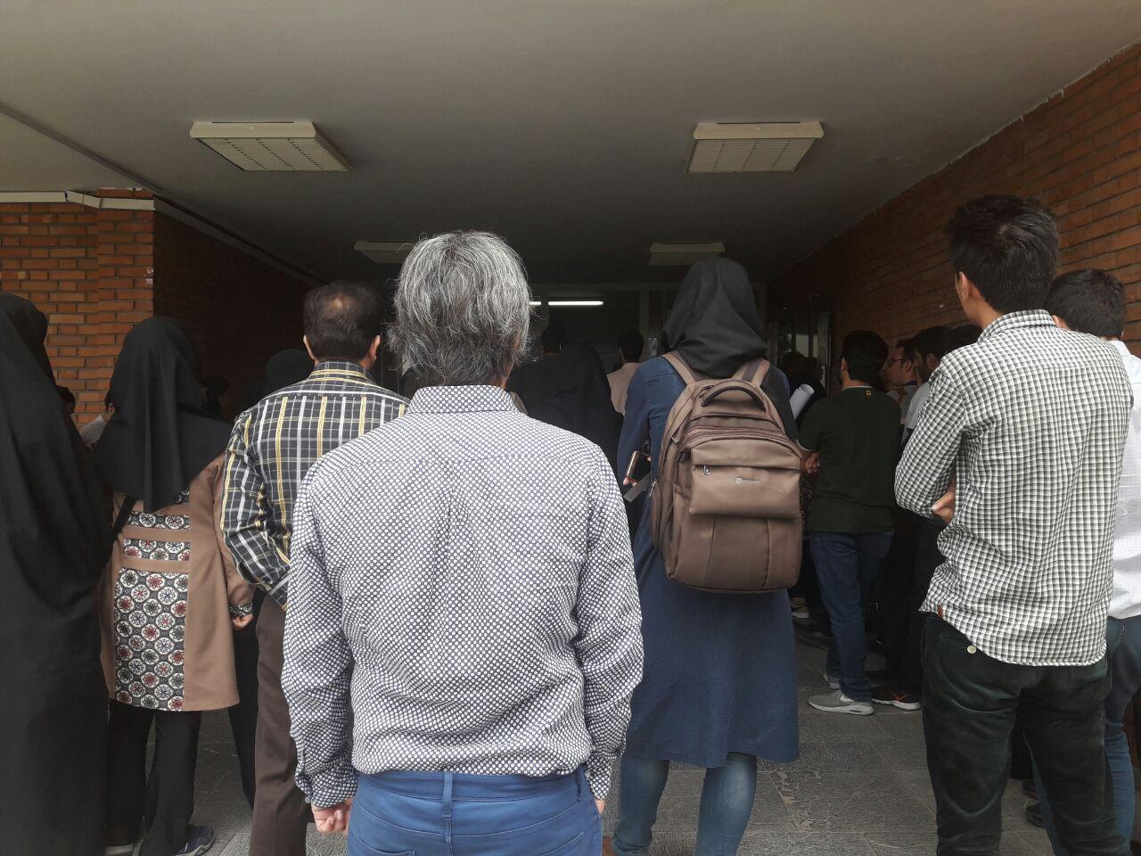 روایتی کوتاه از آنچه امروز در دانشگاه شهید بهشتی رخ داد/ دانشجویان بی خیال نمی‌شوند!