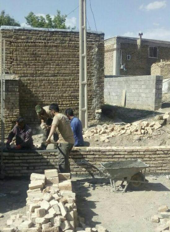 ساخت خانه برای  مستضعفان توسط جهادگران دانشگاه شهید مدنی آذربایجان