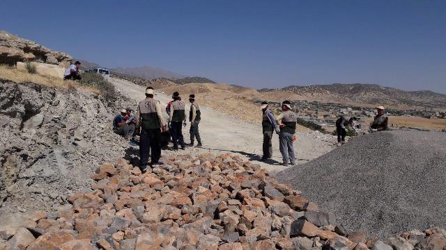 اتمام کف سازی و آغاز ساخت دیوار استخر سه هزار لیتری برای یک روستای محروم