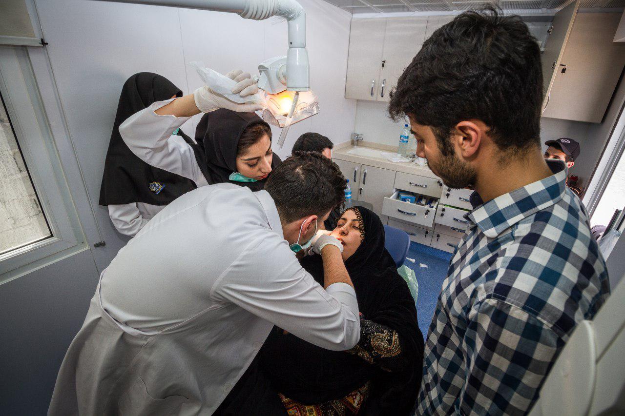 فعالیت جهادگران علوم پزشکی کرمان در منطقه محروم زهکلوت به روایت تصویر
