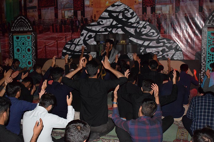 استقبال دانشجویان دانشگاه باهنر کرمان از پیکر پاک شهید گمنام