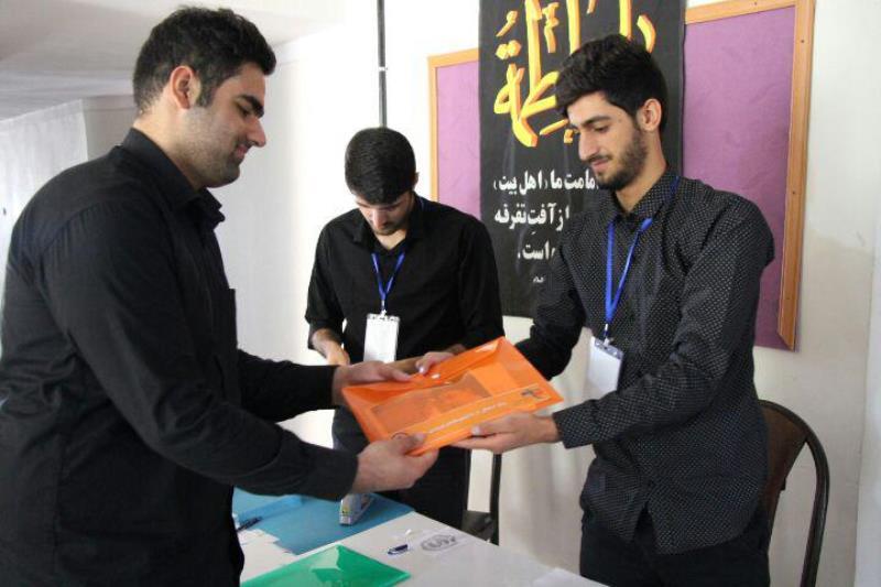 استقبال بسیج دانشجویی پردیس شهید مدرس ایلام از دانشجومعلمان جدید + تصاویر