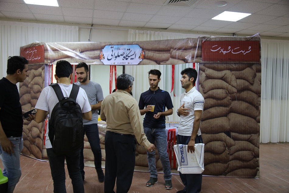 فردا/ مراسم ویژه گرامیداشت هفته دفاع مقدس دانشگاه‌های استان کردستان برگزار شد
