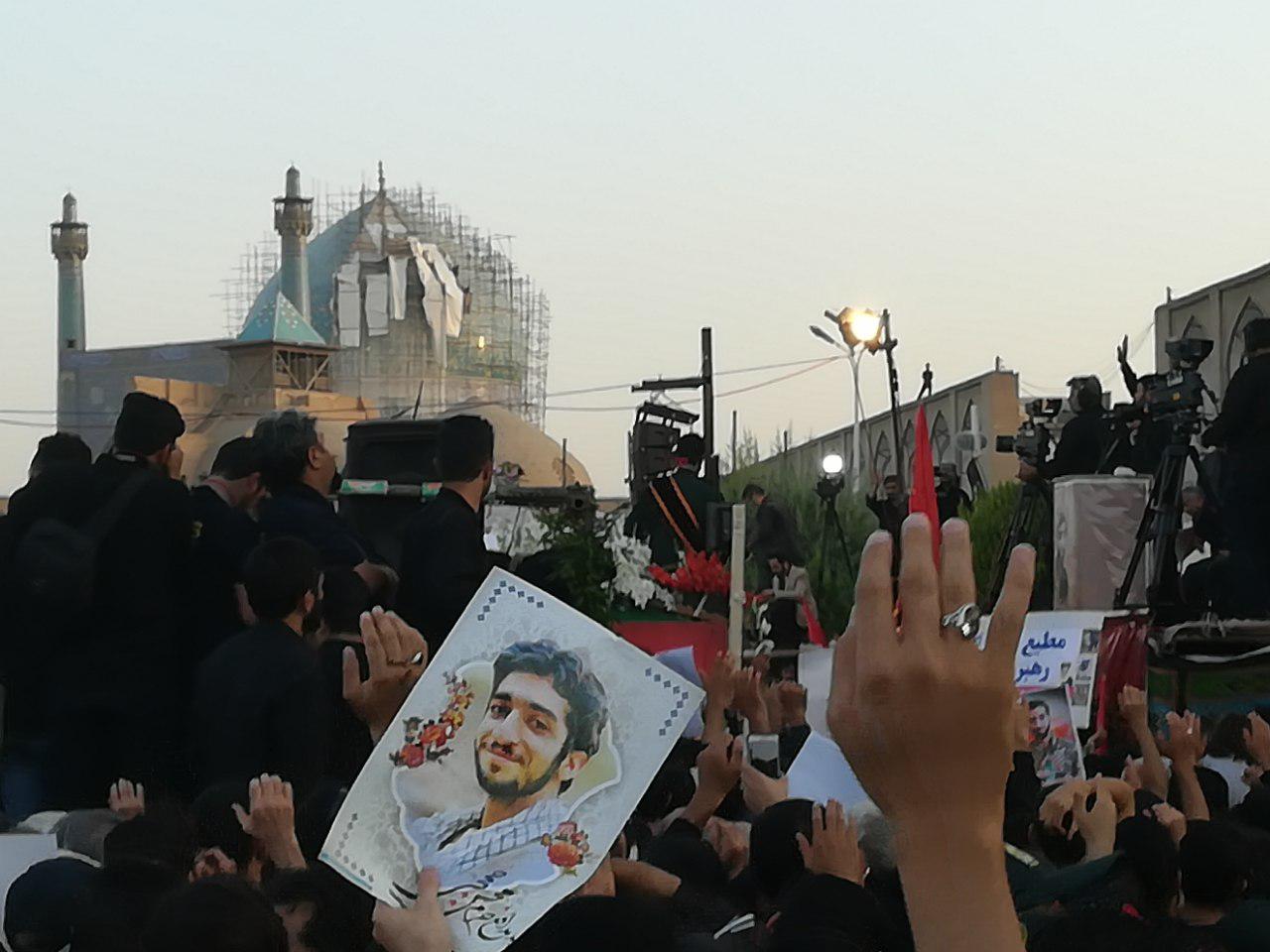حضور دانشجویان دانشگاه اصفهان در مراسم وداع و تشییع پیکر پاک شهید حججی + تصاویر