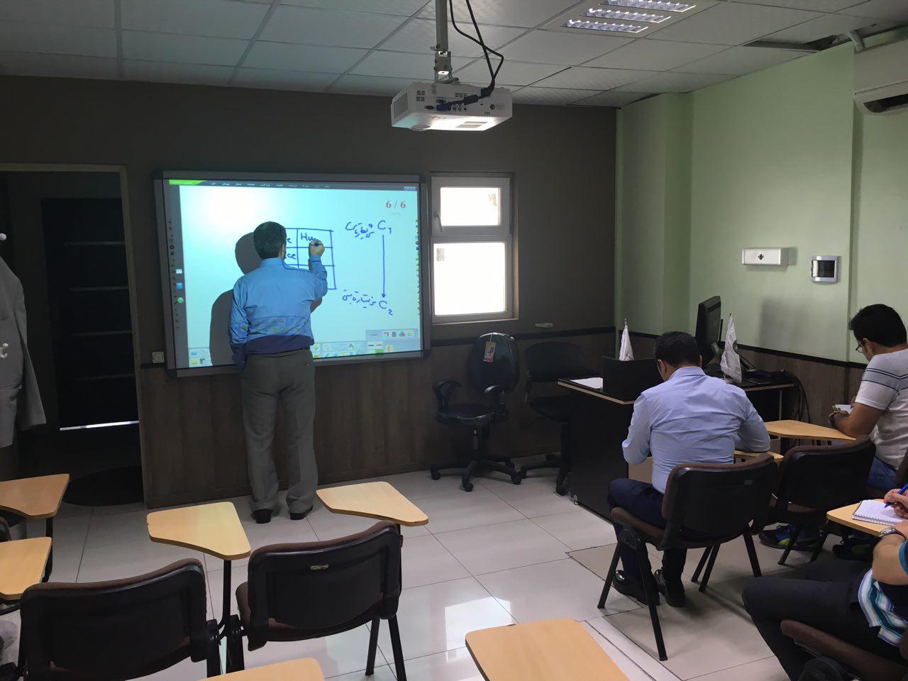 بیش از ۷۵ درصد دانشجویان در رشتههای علوم انسانی و مهندسی تحصیل میکنند
