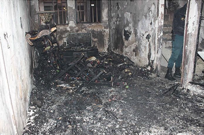 آتش‌سوزی در علی‌آباد/ خانه ۳ طبقه تبدیل به خاکستر شد +تصویر