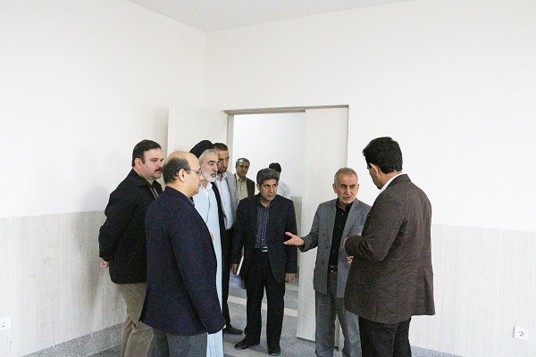 بازدید رئیس دانشگاه رازی از آزمایشگاه مرکزی