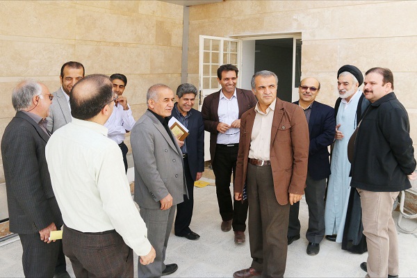 بازدید رئیس دانشگاه رازی از آزمایشگاه مرکزی