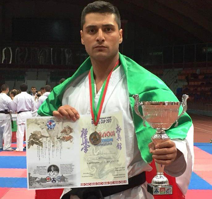 دانشجوی واحد اصفهان مقام سوم مسابقات جهانی کاراته را کسب کرد
