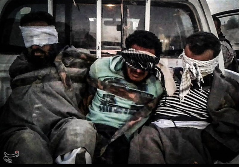 اسیرشدن چند داعشی به دست لشکر فاطمیون +عکس