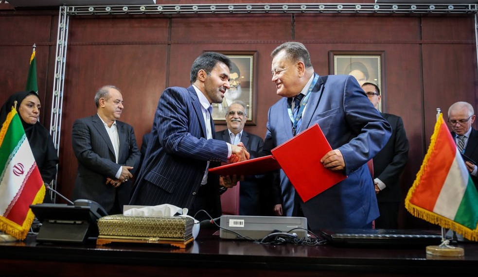 تفاهم نامه تولید مشترک 1000 دستگاه اتوبوس بین شهری ایکاروس در ایران منعقد شد