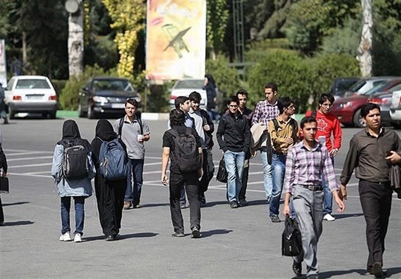 دانشگاهیان پیشقراول حمایت و استفاده از کالای ایرانی باشند/ کمبودهای داخلی ناشی از کم‌لطفی مسئولان است
