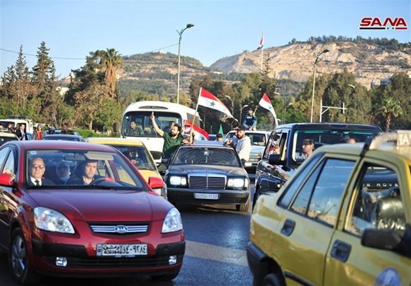 روحیه مردم دمشق بعد از تجاوز نظامی آمریکا/ مردم سوریه در حمایت از اسد به خیابان‌ها آمدند +تصاویر