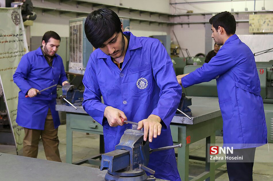 «خانه جامع صنعت» پل ارتباطی بین صنعتگران با دانشجویان دانشگاه شیراز/ وضعیت اتصال به صنعت در بخش خصوصی ضعیف است